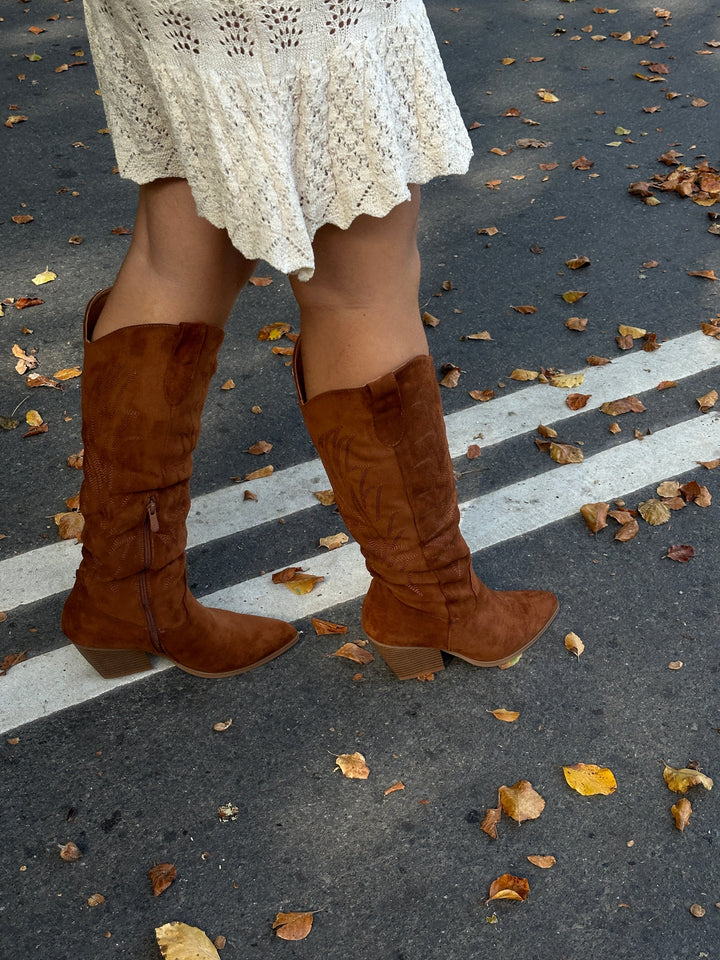 Belle Cowboy Boots - Camel Brown