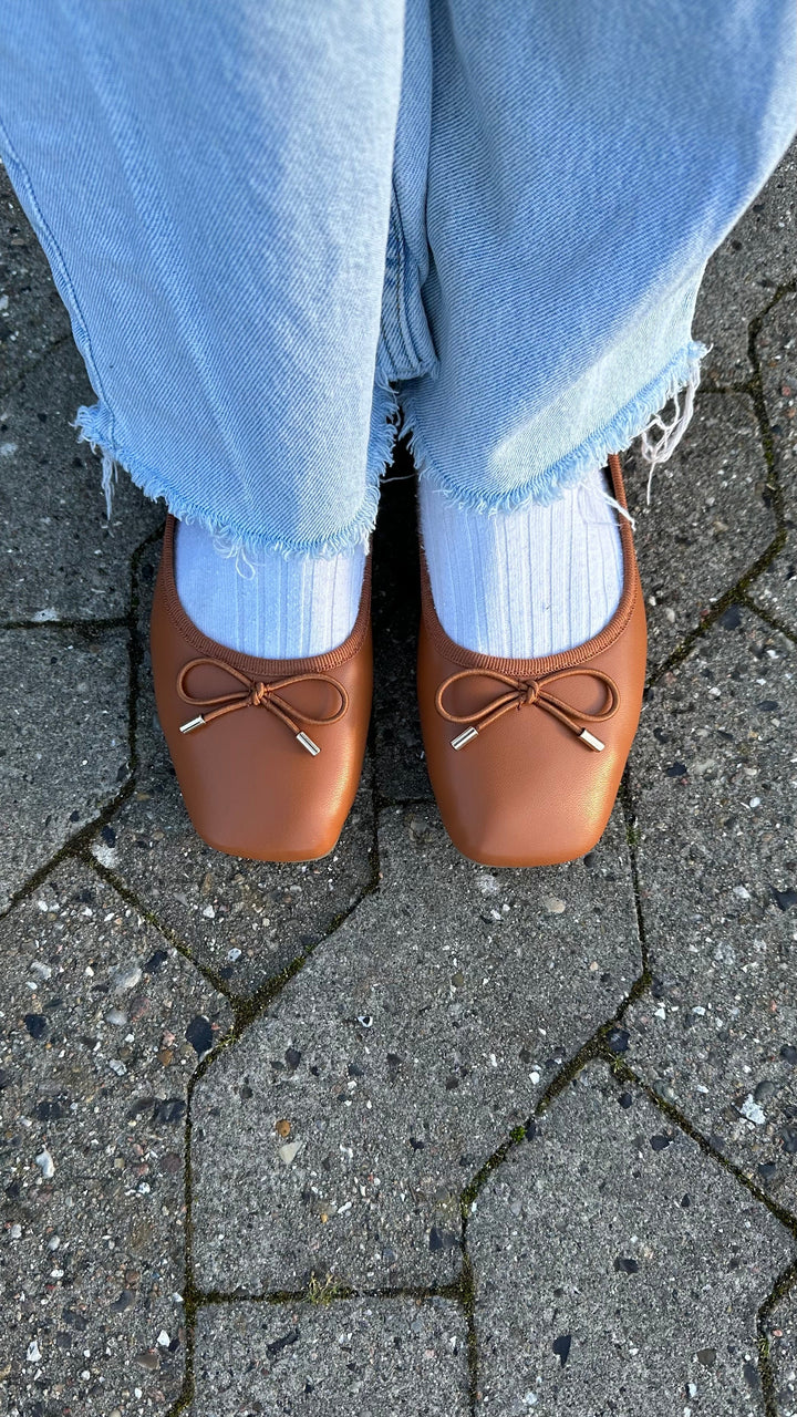 Hannah Ballerina - Camel