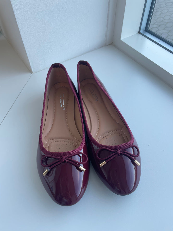Sarah Ballerina - Burgundy