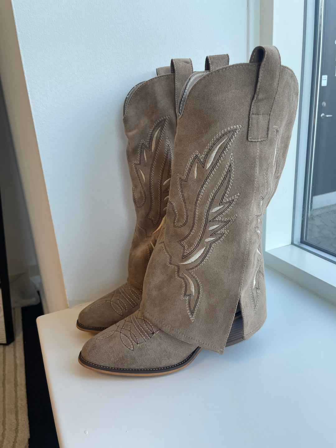 Ava Heeled Boots - Taupe