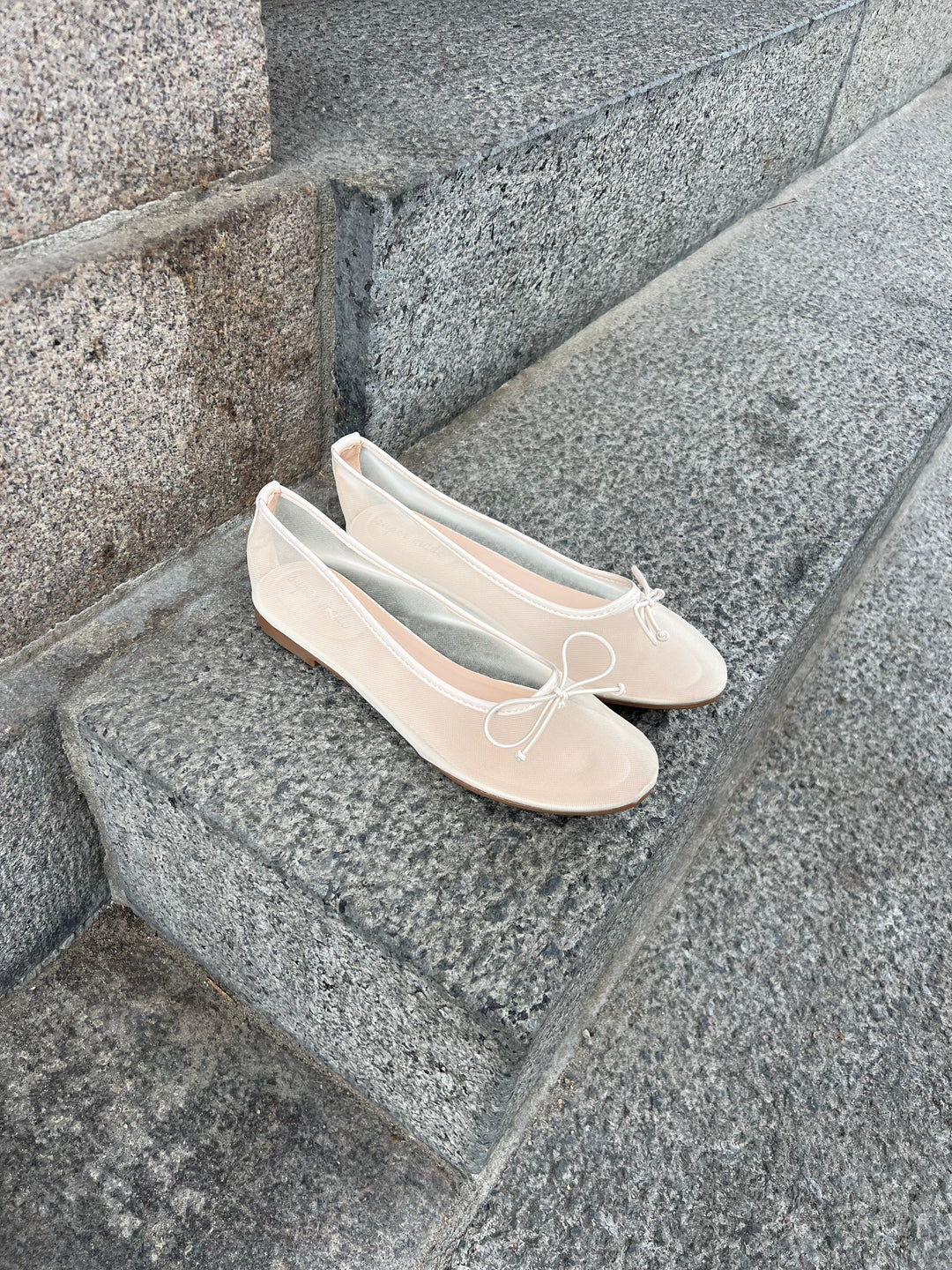 Vega Mesh Ballerina – White