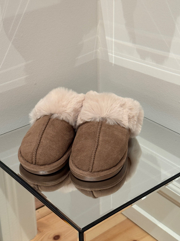 Fiona Slippers - Taupe