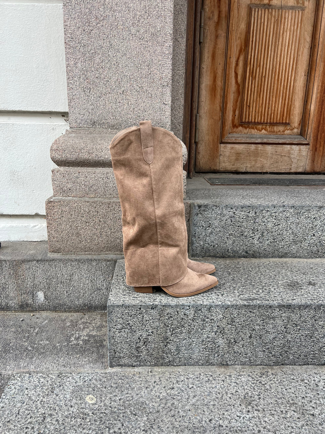 Melanie Soft Suede Boots – Taupe