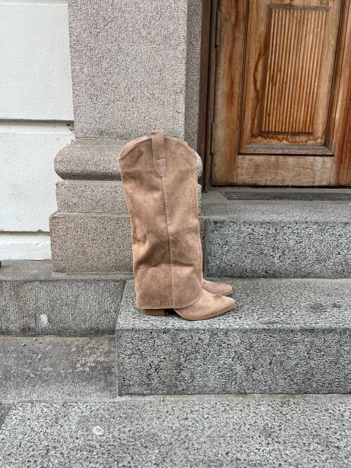 Melanie Soft Suede Boots – Taupe