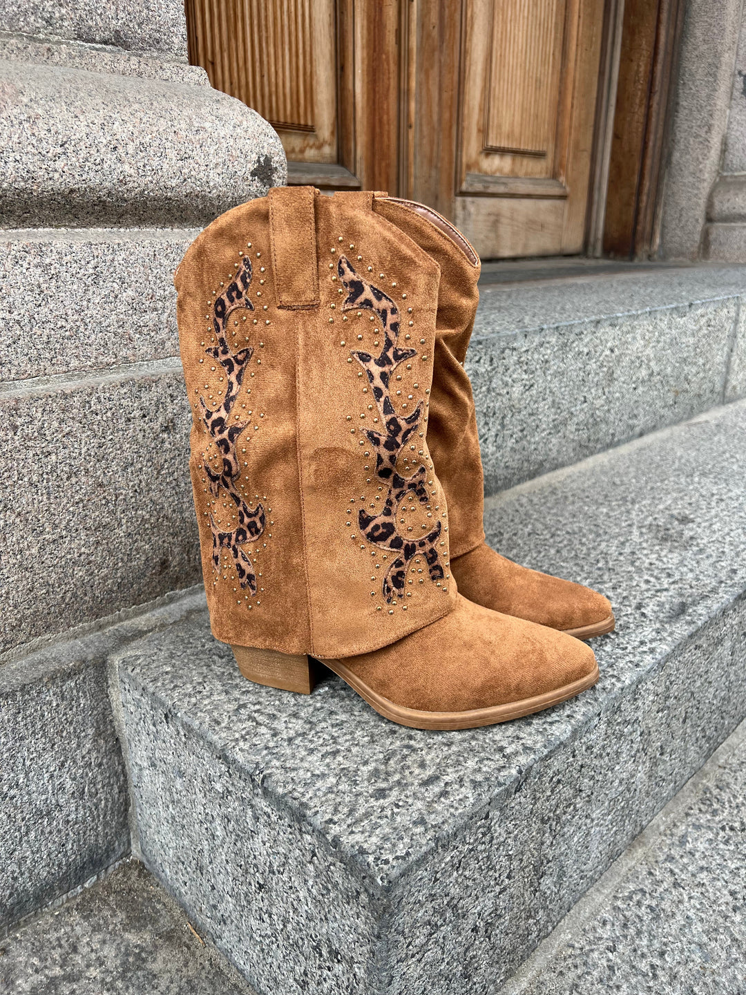 Arizona Embroidered Western Boots – Camel