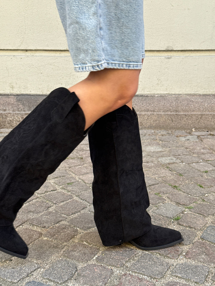 Katrine Suede Boots - Black