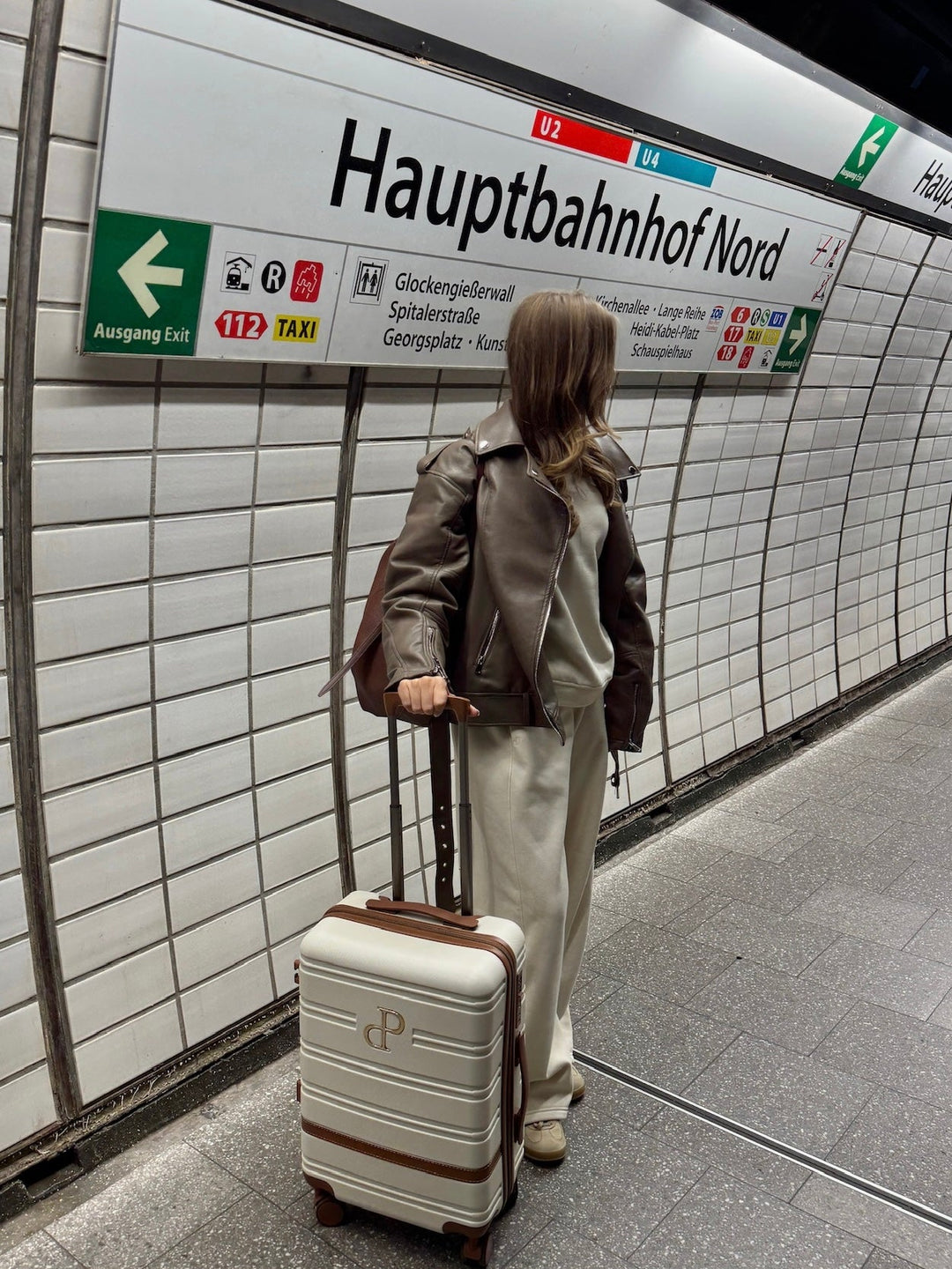 Cabin Suitcase - Beige