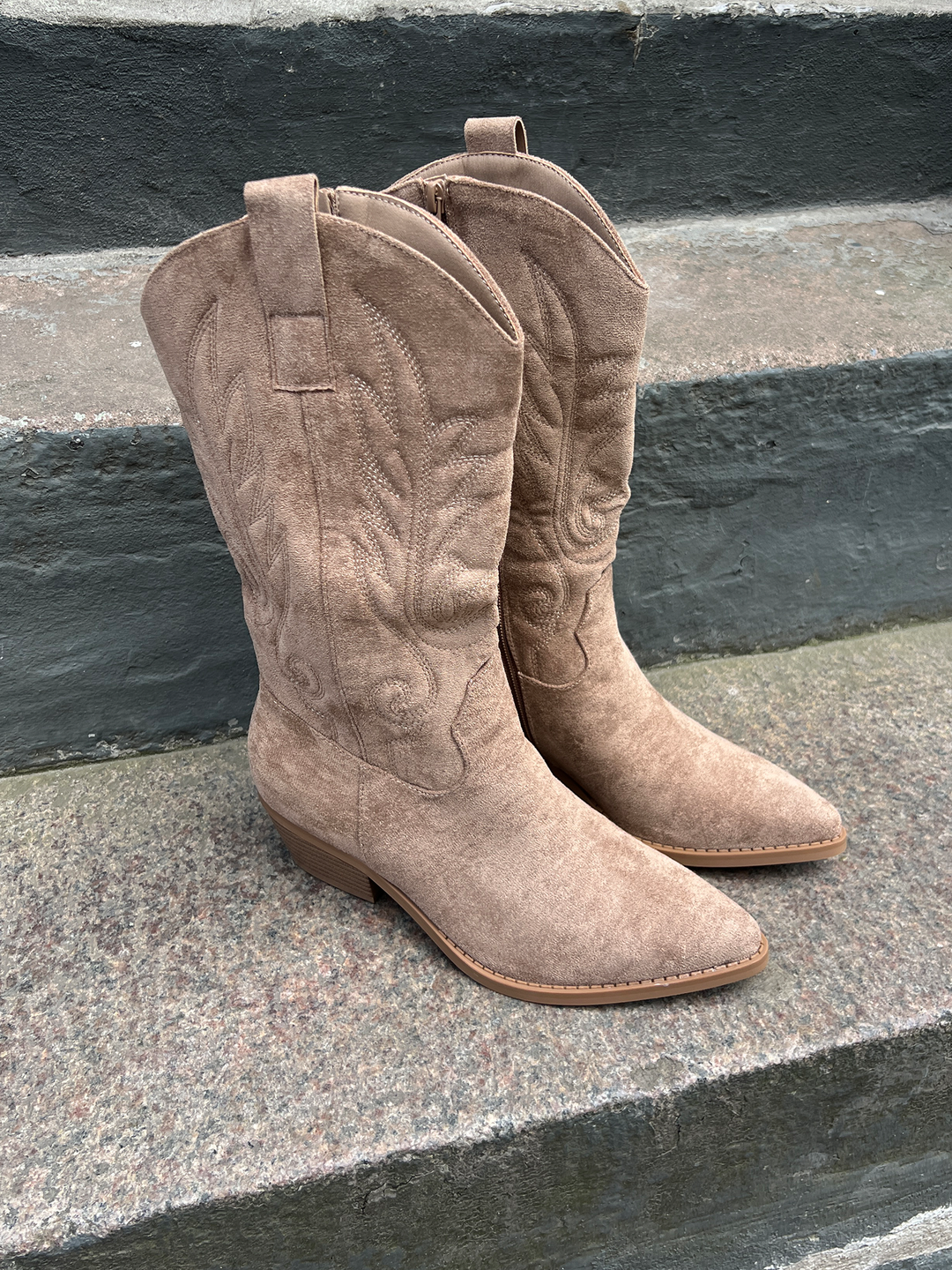 Andrea Western Boots – Taupe