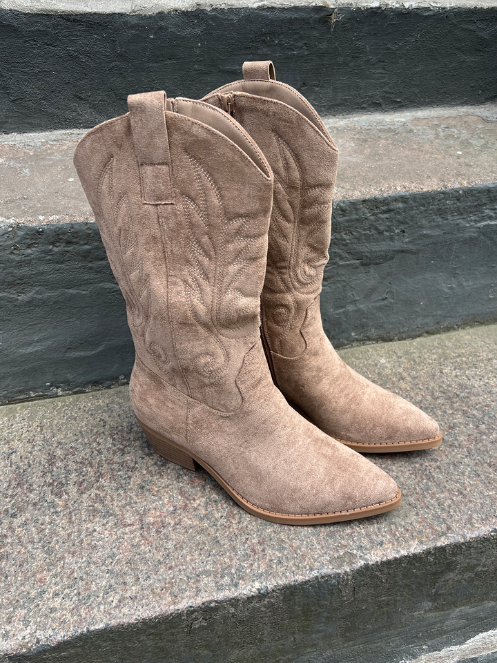 Andrea Western Boots – Taupe