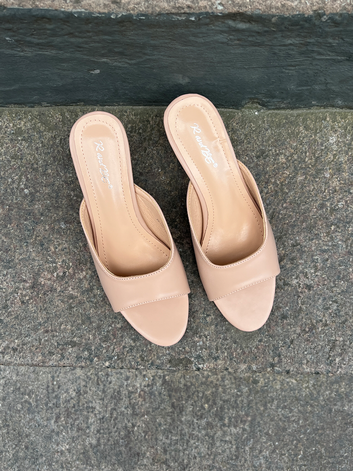 Elsa Slingback Kitten Heel - Beige