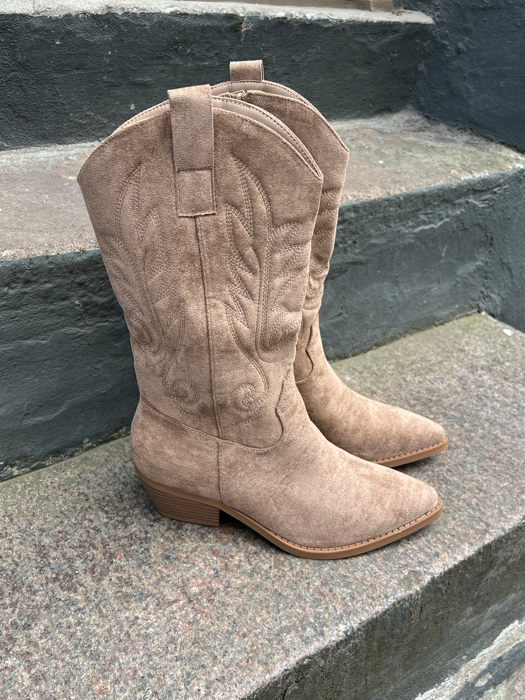 Andrea Western Boots – Taupe