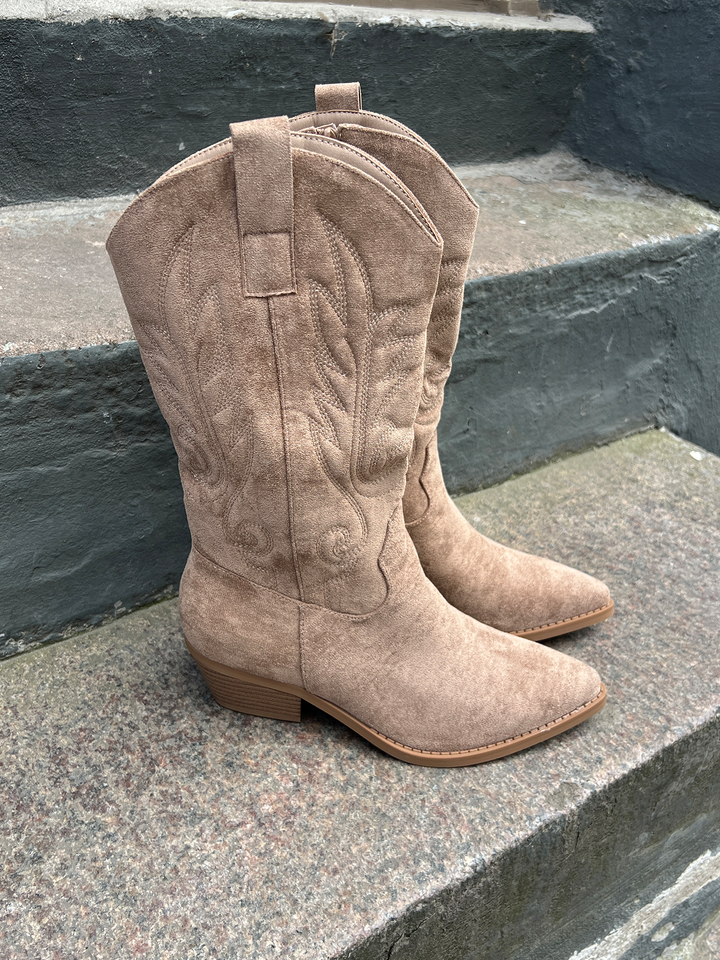 Andrea Western Boots – Taupe